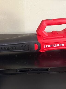 CRAFTSMAN Red Cordless Blower - Portable Lawn Tool